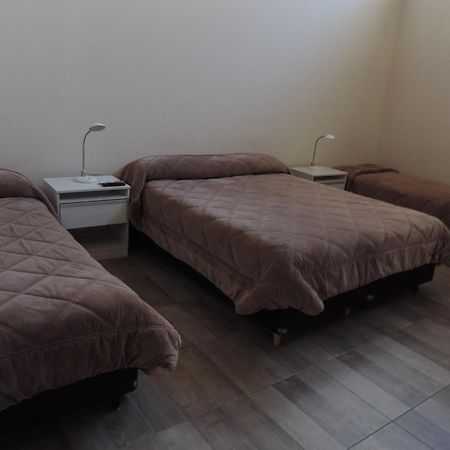 מנדוזה Dakar Hostel מראה חיצוני תמונה
